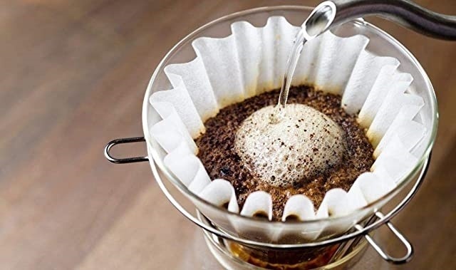 Lillian : Elegant Disposable Tableware for Special Occasions